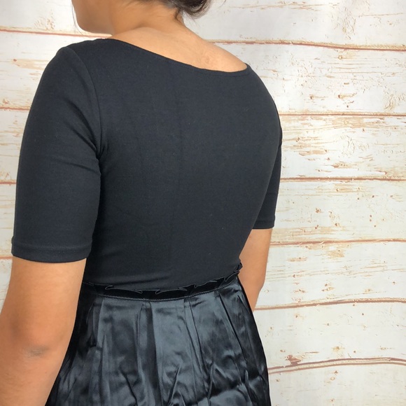 D9 - Theory Black Short Sleeve Dress - 4 - Picture 5 of 5